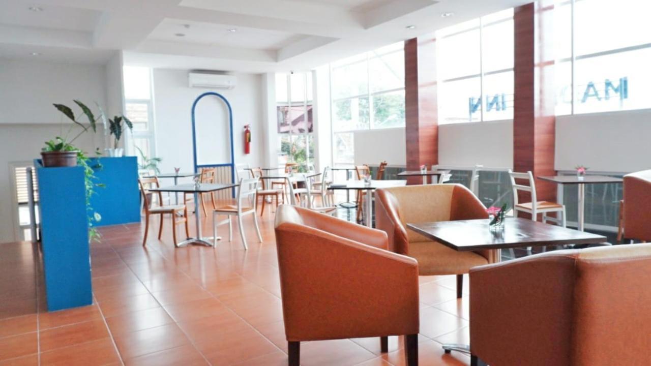 Madina Inn Yogyakarta Luaran gambar